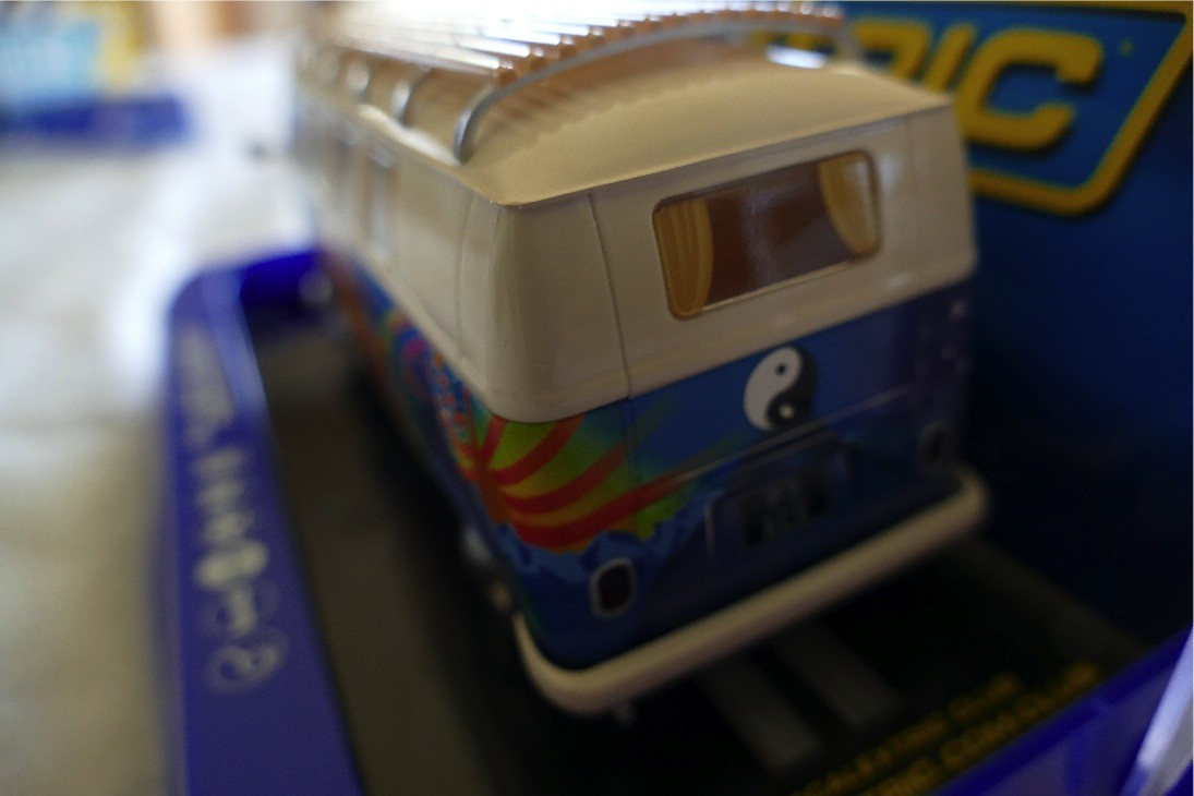 SCALEXTRIC C3761 VOLKSWAGEN CAMPER VAN TYPE 1B  HIPPIE CAMPER