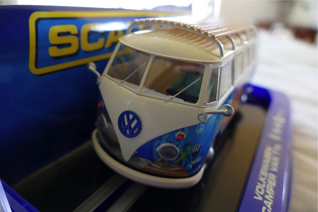 SCALEXTRIC C3761 VOLKSWAGEN CAMPER VAN TYPE 1B  HIPPIE CAMPER