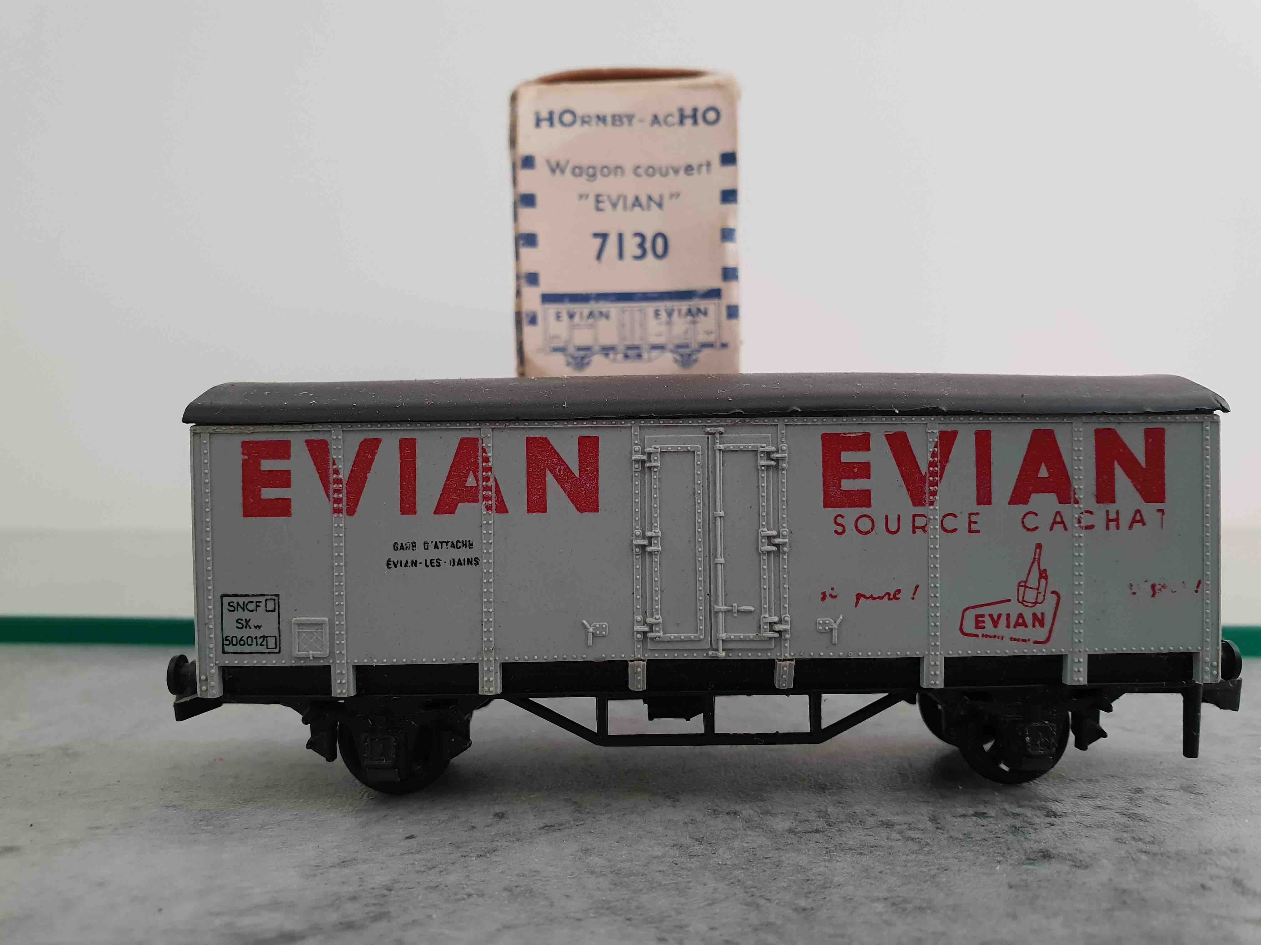 HORNBY 7130 WAGON EVIAN