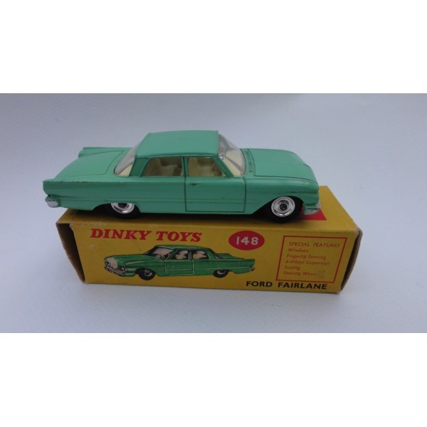 FORD FAIRLANE VOITURE DINKY TOYS  RÉF 148