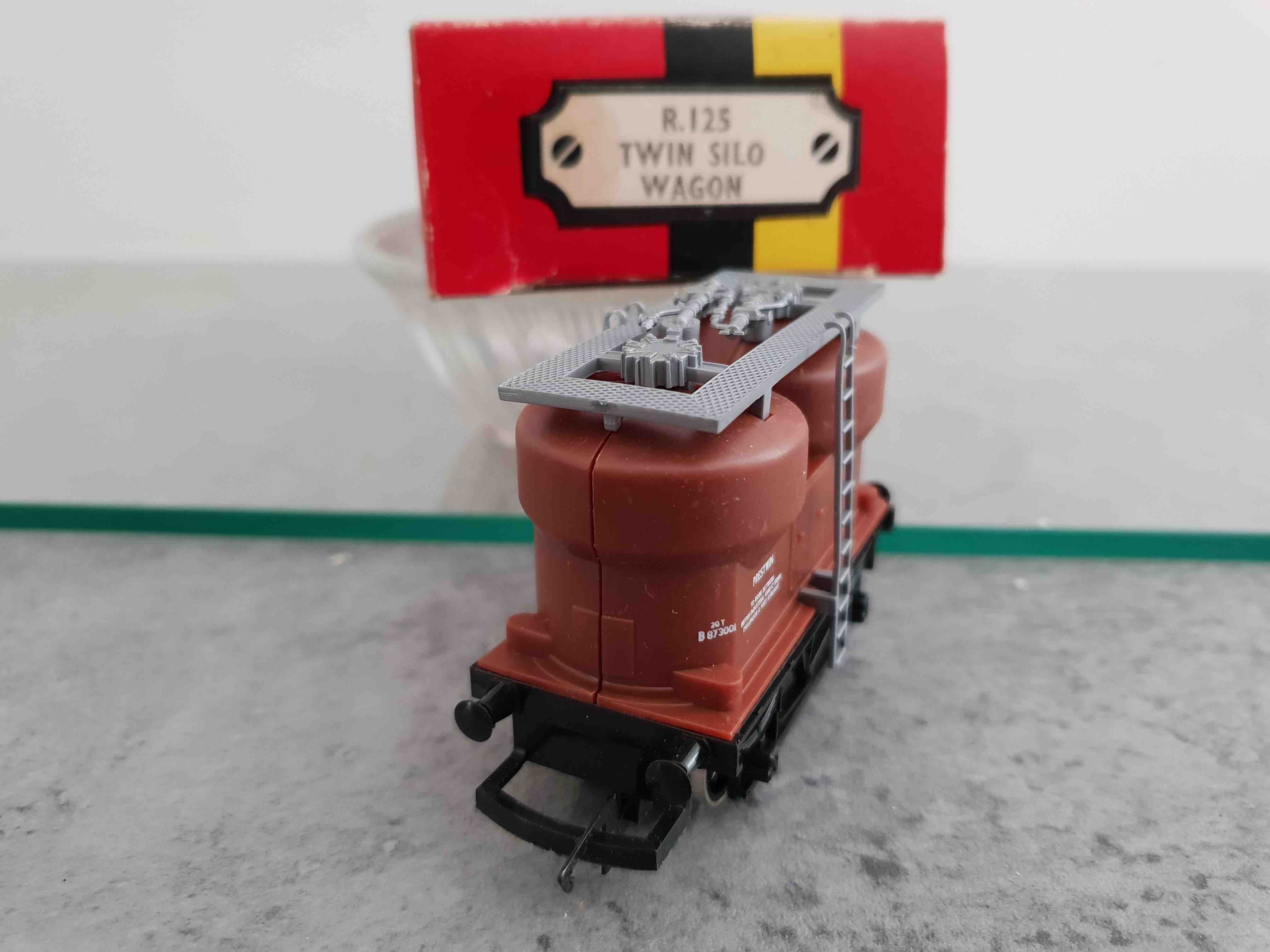 HORNBY R125 TWIN SILO