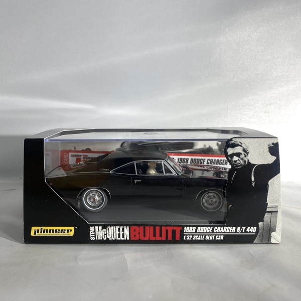 MC QUEEN BULLITT  DODGE CHARGER R/T PIONEER REF P003 