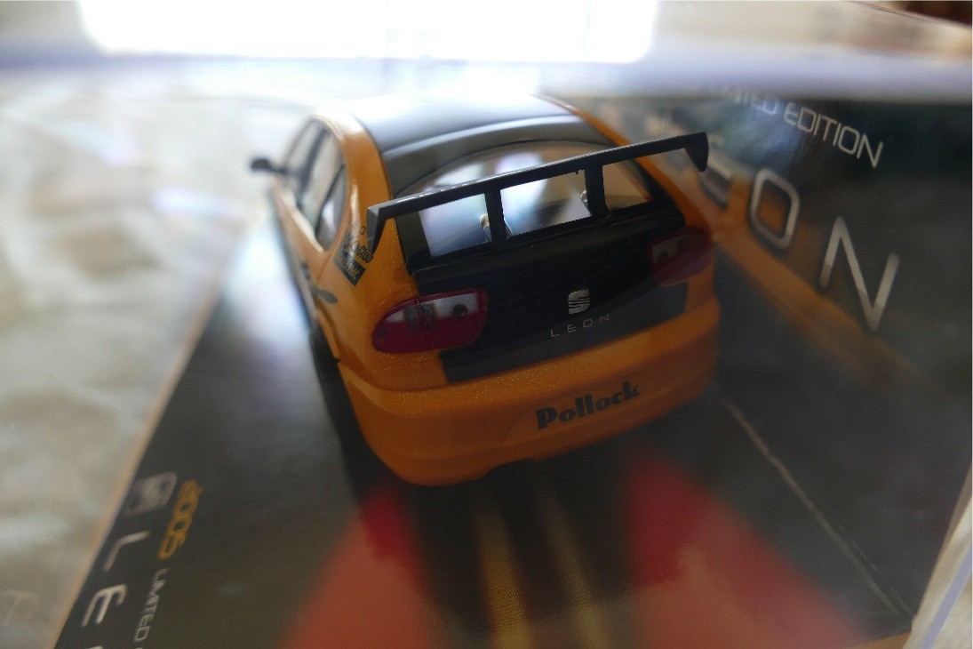 SCALEXTRIC REF 6169 SEAT LEON LIMITED EDITION 2005