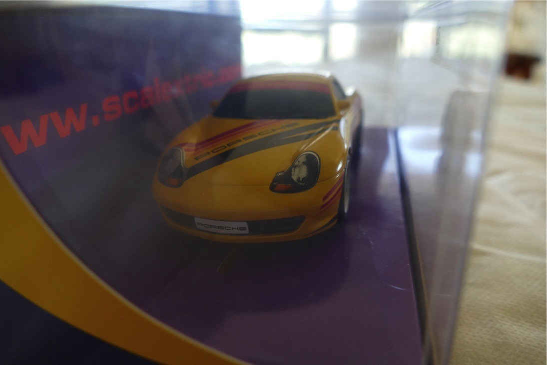 SCALEXTRIC REF C2479 PORSCHE BOXSTER « YELLOW 04 »