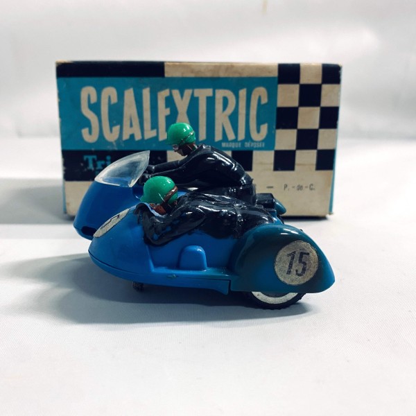 Sidecar Typhoon bleu - casque vert - Scalextric Ref B1