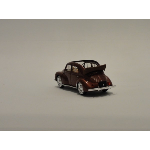 RENAULT 4 CV SOLIDO MADE IN FRANCE 1/43