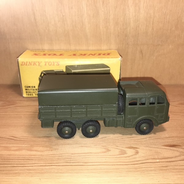 CAMION MILITAIRE BERLIET TOUS TERRAINS  DINKY TOYS RÉF 818