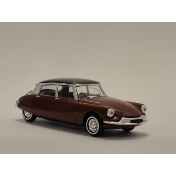 CITROEN DS 19 - 1958 MADE IN FRANCE SOLIDO 1/43