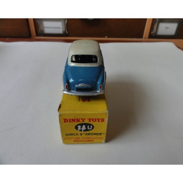 SIMCA 9 ARONDE ELYSÉE BICOLORE DINKY TOYS RÉF 24U