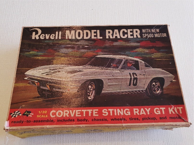 REVELL REF R-3102 1/32 CORVETTE STING RAY GT  WITH NEW MOTOR SP500