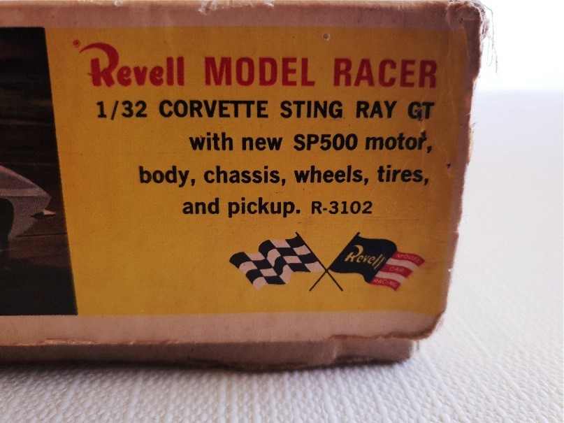 REVELL REF R-3102 1/32 CORVETTE STING RAY GT  WITH NEW MOTOR SP500