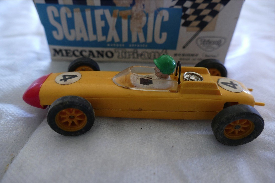 SCALEXTRIC C73 PORSCHE FORMULE 1 N4 ROUE ORIENTABLE FRANCE	