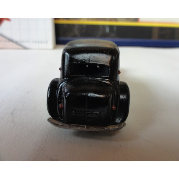 VOITURE CITROEN 11 BL MALLE BOMBÉE NOIRE DINKY TOYS RÉF 24N