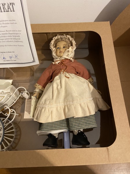 Poupée Marklin 1611 Heidi Ott avec landau  Marklin 1995 édition spéciale