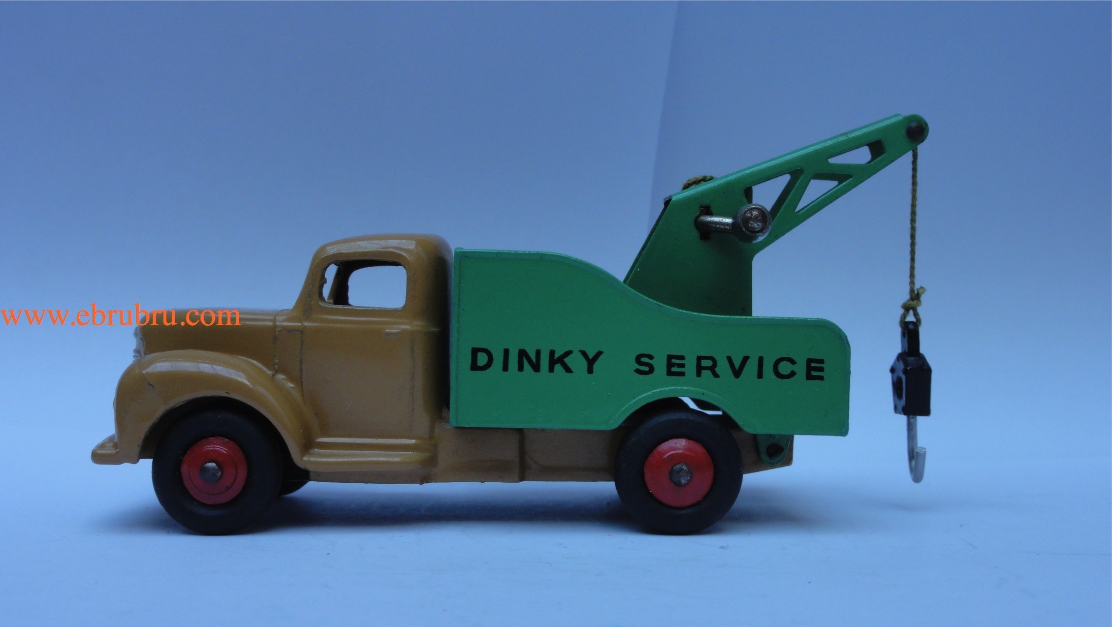 Camion Dinky service dinky toys commer réf 430