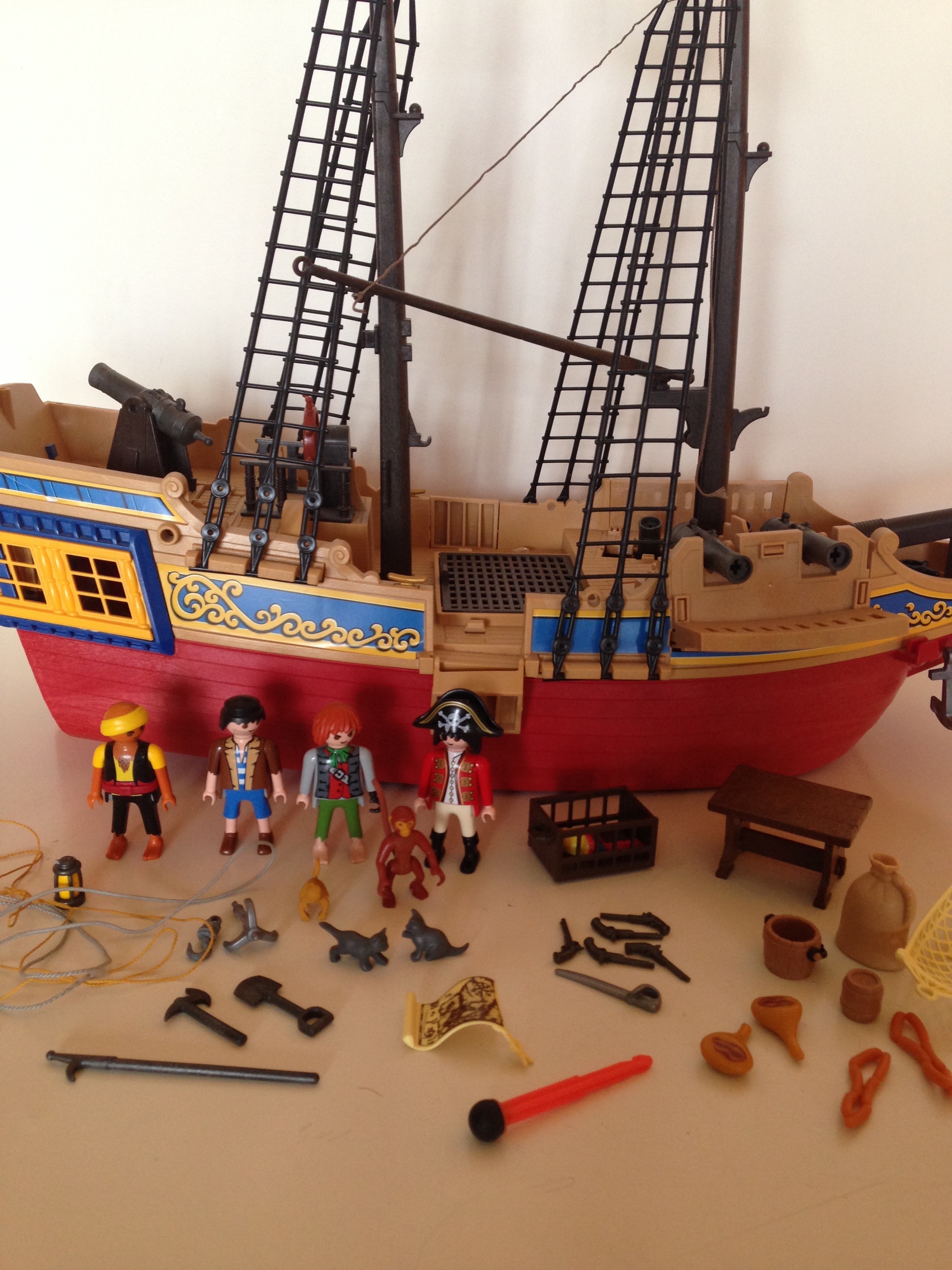 Bateau pirate + Accessoires Playmobil Réf : 4290