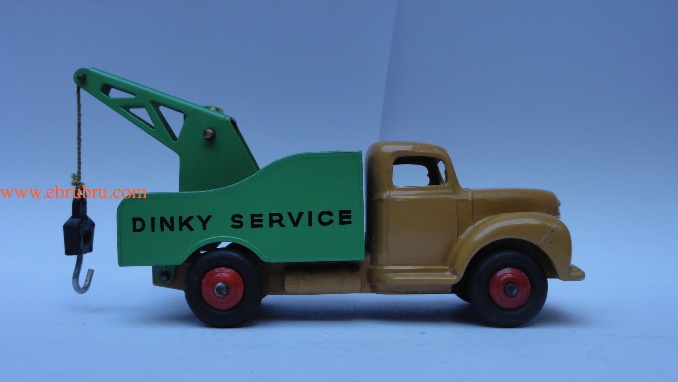 Camion Dinky service dinky toys commer réf 430