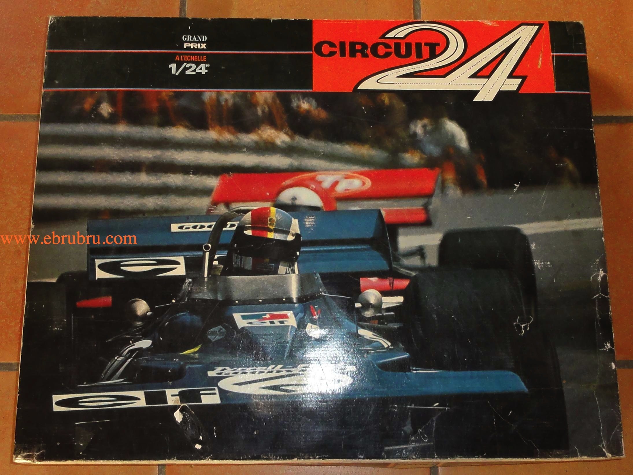 COFFRET 1 24  CIRCUIT 24 BRM ET BRABHAM REPCO