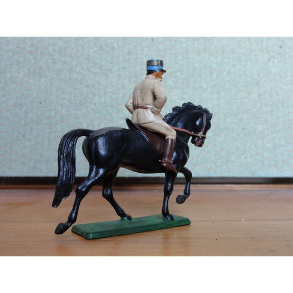 CAVALIER FRANCAIS COMMANDANT SUR CHEVAL NOIR STARLUX