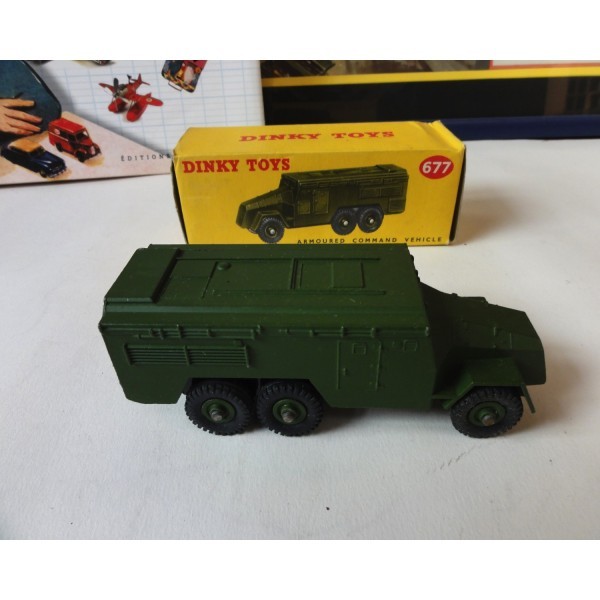 VÉHICULE MILITAIRE DE COMMANDEMENT RÉF 677 DINKY TOYS PAR MECCANO