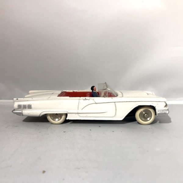 Ford Thunderb.rd DINKY TOYS 555