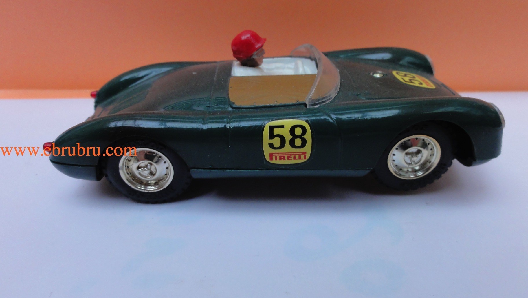 Porsche spyder vert Scalextric ref C61