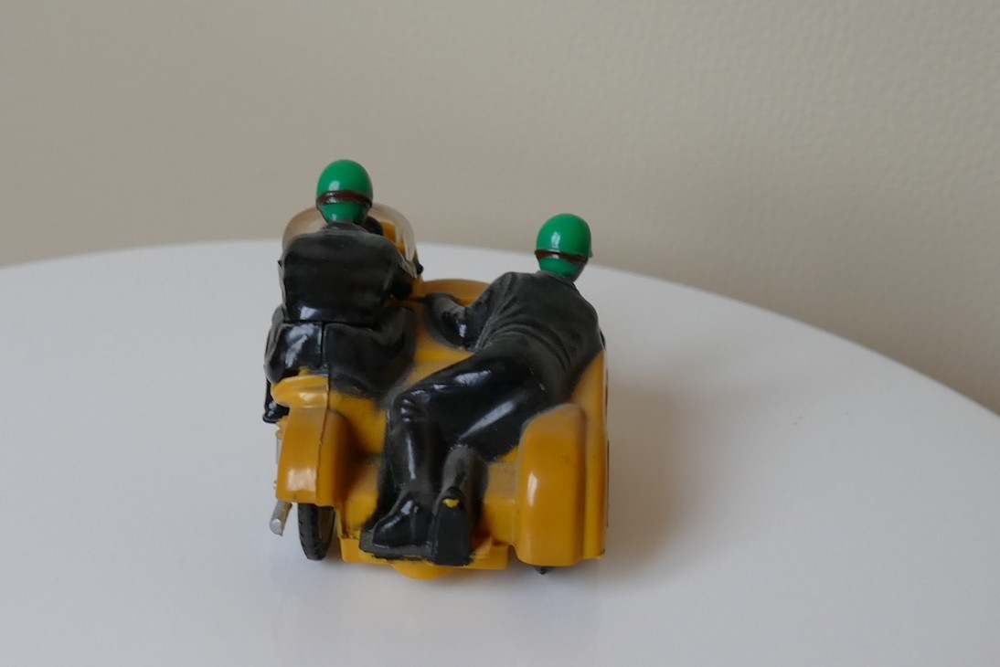 Hurricane jaune Scalextric side car ref  B2