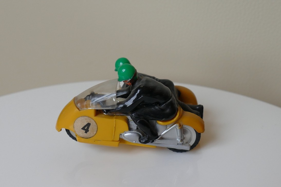 Hurricane jaune Scalextric side car ref  B2