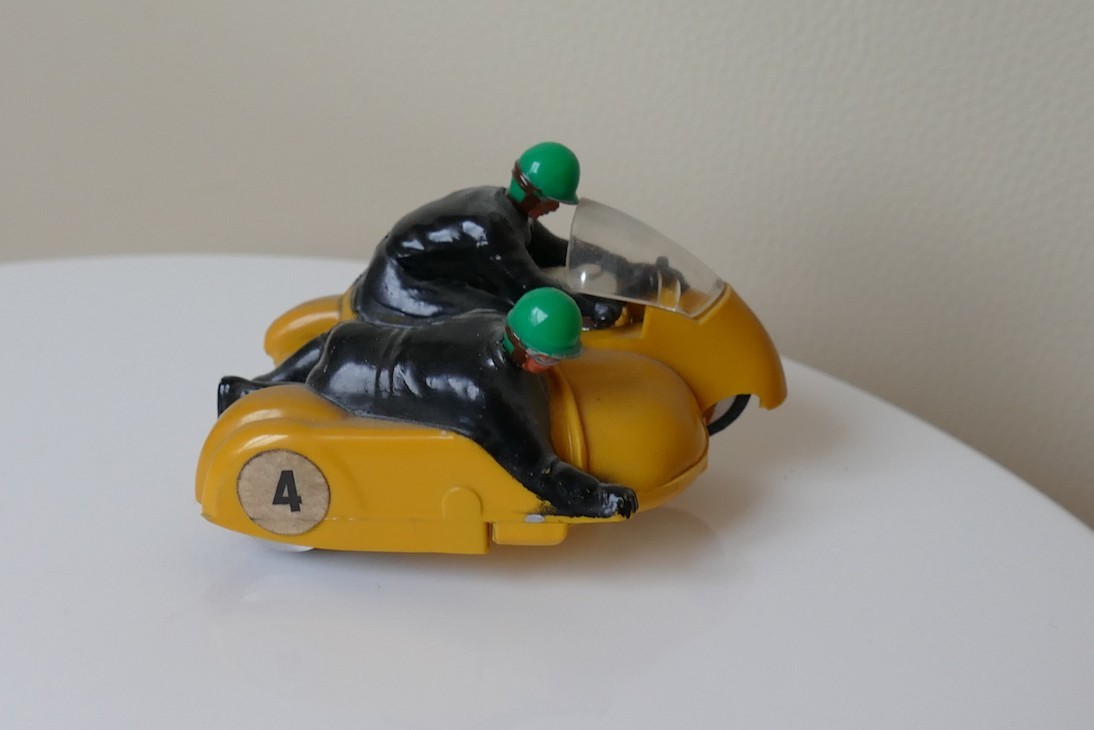 Hurricane jaune Scalextric side car ref  B2