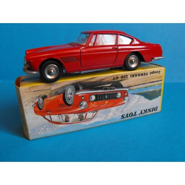 FERRARI 250 GT PININFARINA DINKY TOYS