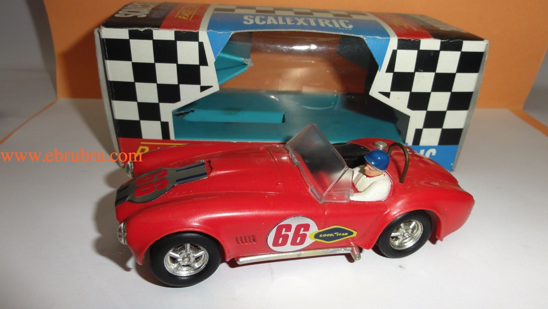 AC Cobra rouge scalextric ref C78