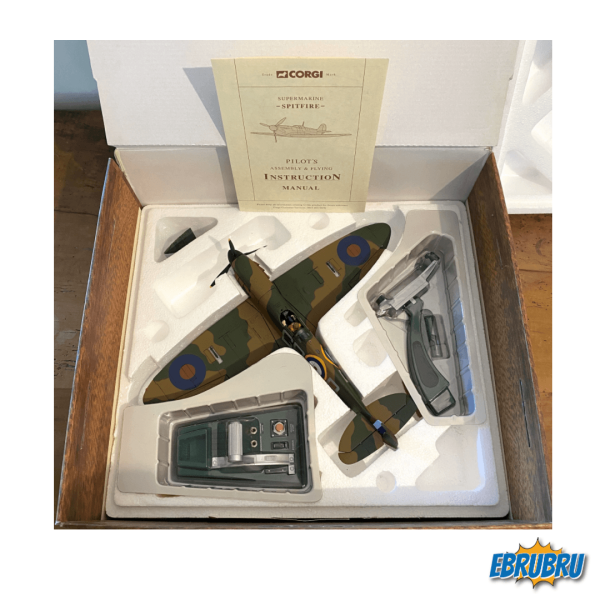 Supermarine Spitfire MK 1A CORGI 1/32 avec sons et fonctions réf AA33905