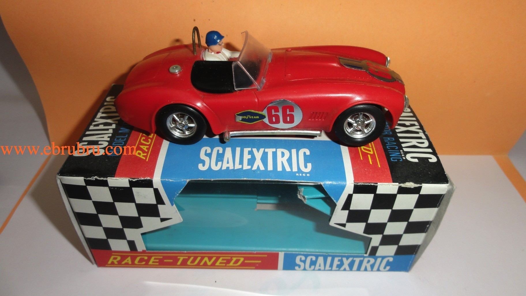 AC Cobra rouge scalextric ref C78