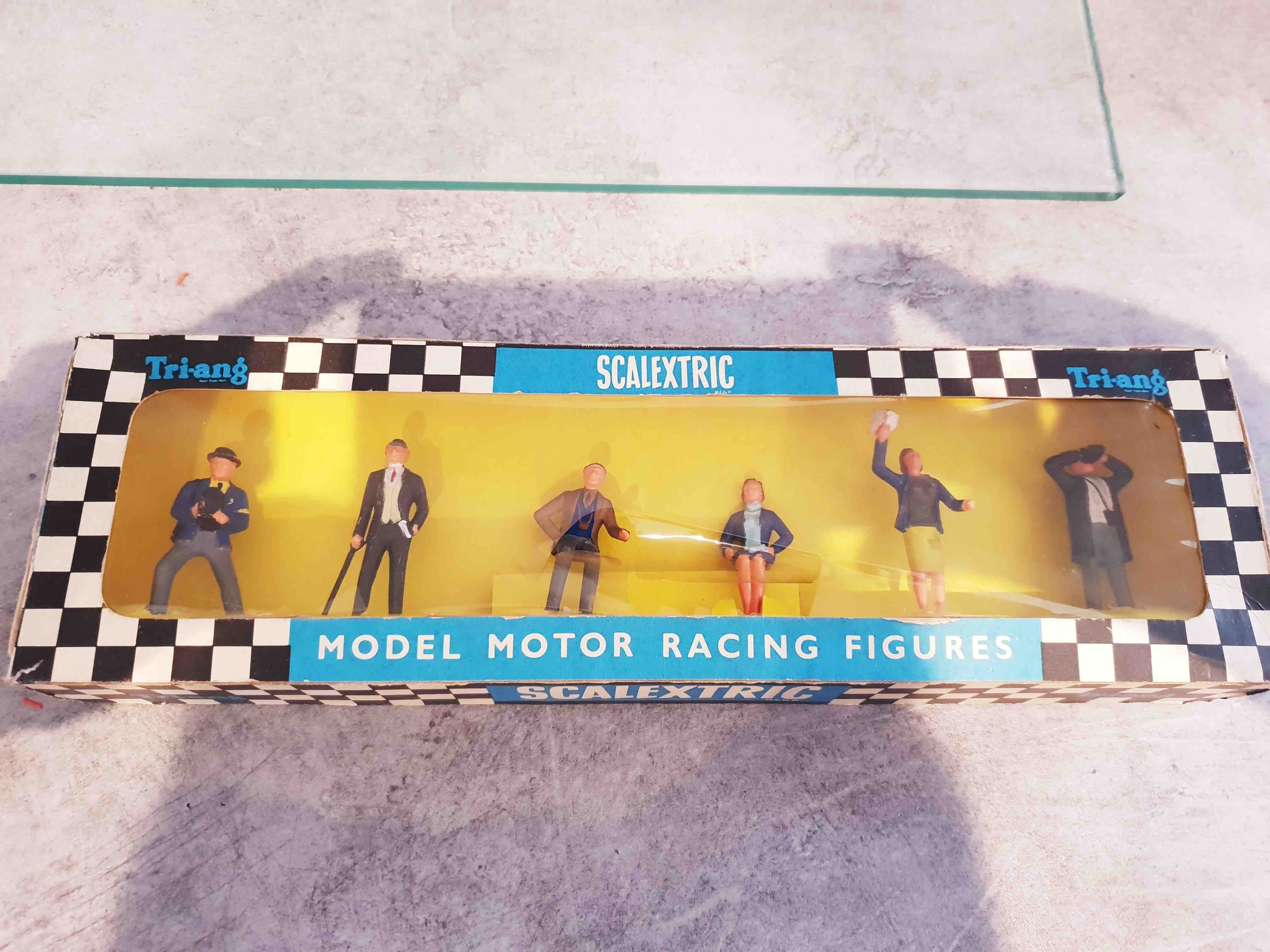 SCALEXTRIC F301 TRACK SPECTATORS