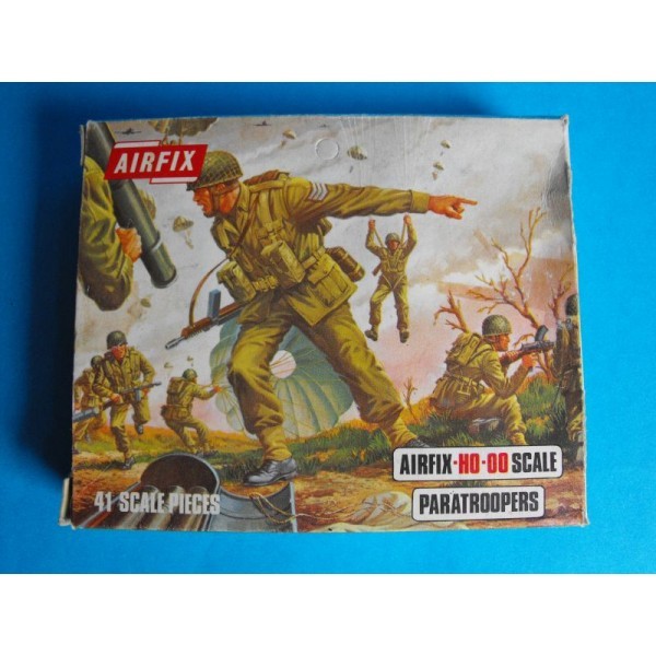 AIRFIX BLUE BOX  PARATROOPERS