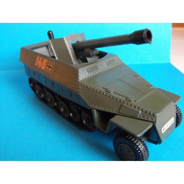 TANK DESTROYER/SDKFZ ALLEMAND DINKY TOYS