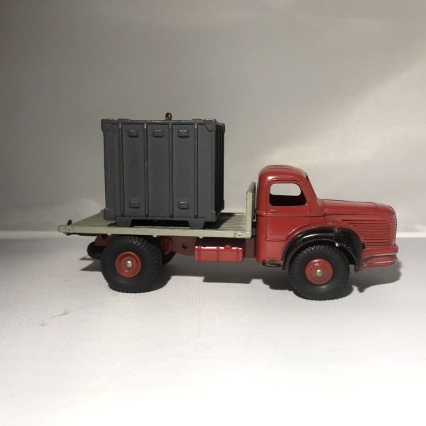 Camion Plateau Berliet rouge avec container gris RÉF 34B DINKY TOYS MECCANO