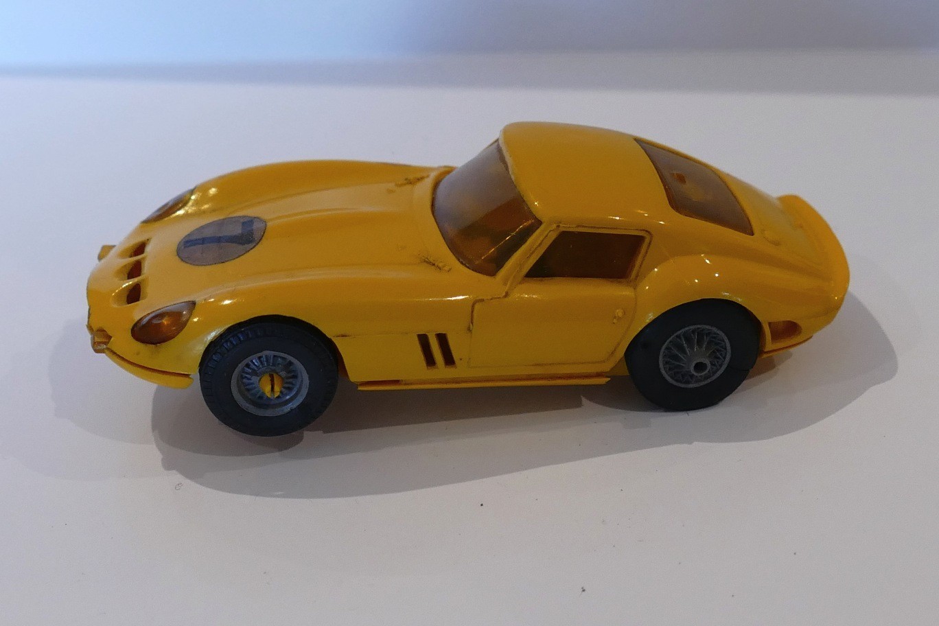 Ferrari GTO 250 jaune JOUEF guide laiton