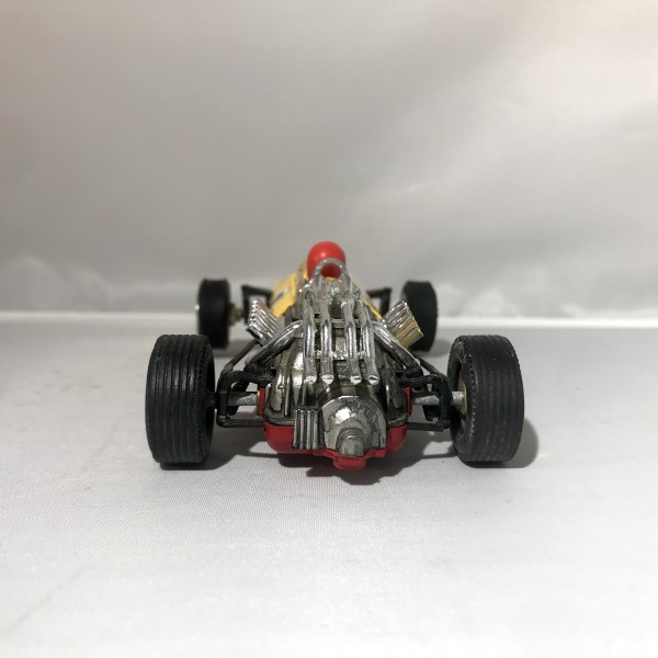 Honda RA273 F1 Jaune Chassîs rouge foncé SCALEXTRIC C36