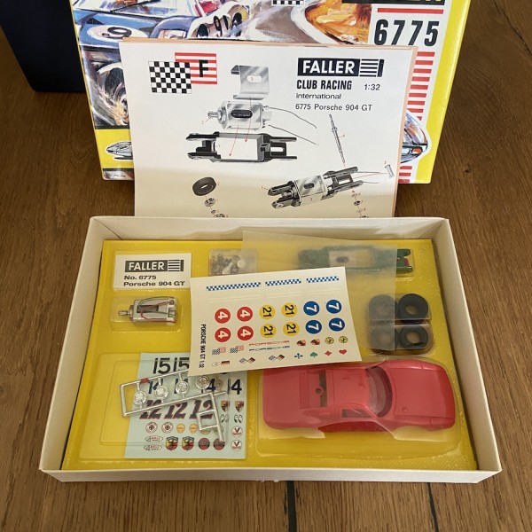 Porsche 904 GT Faller 6775 Club Racing 1/32 en Boite