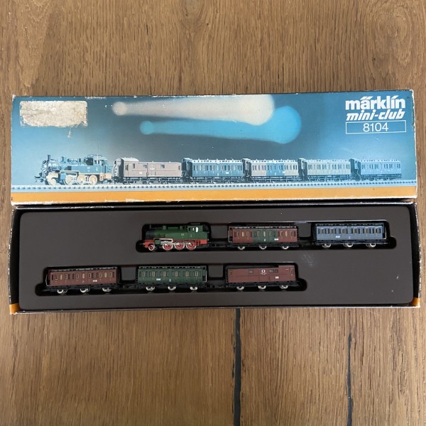 Märklin Miniclub réf  8104 train de voyageurs avec locomotive à vapeur T12 de la KPEV dans emballage d'origine
