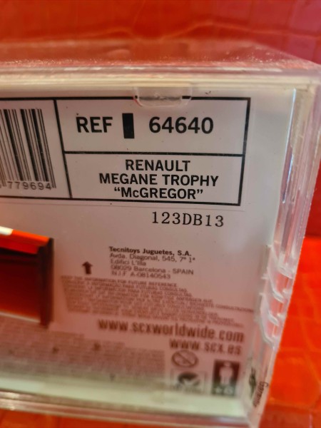 RENAULT MEGANE TROPHY MC GREGOR SCALEXTRIC SCX REF 64640