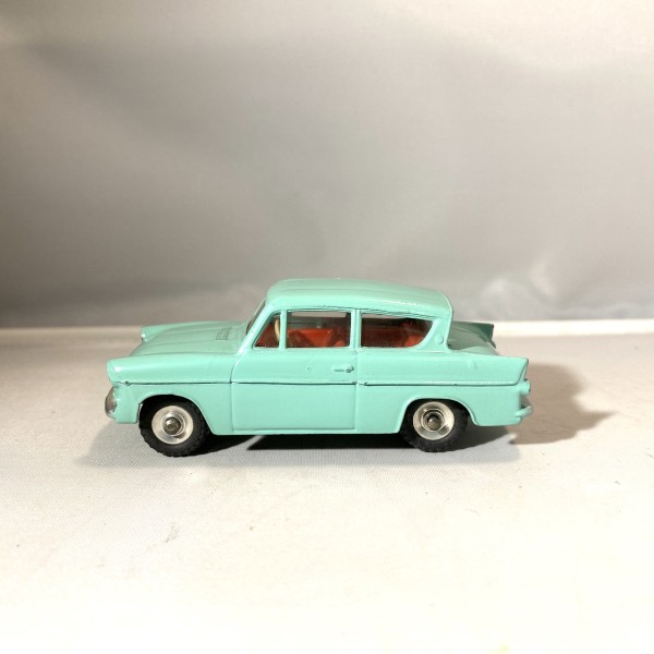 Ford Anglia DINKY TOYS 155