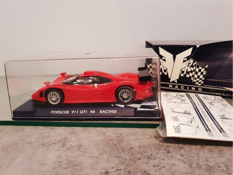 GB TRACK RG OR PORSCHE 911 GT1 98 ROUGE