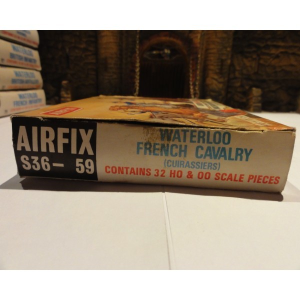 AIRFIX BLUE BOX WATERLOO FRENCH CAVALRY (CUIRASSIERS) TYPE 2