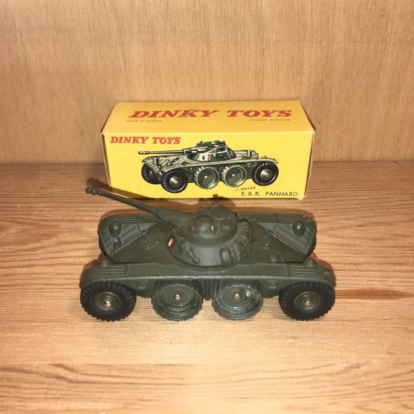 ENGIN BLINDÉ DE RECONNAISSANCE PANHARD DINKY TOYS RÉF 80 A MILITAIRE 1/43