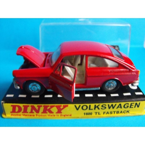 VOLKSWAGEN 1600 TL DINKY TOYS