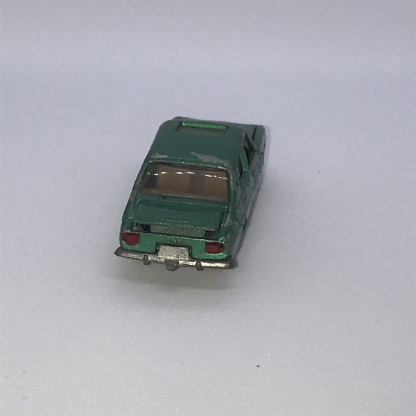 Peugeot 504 verte MAJORETTE