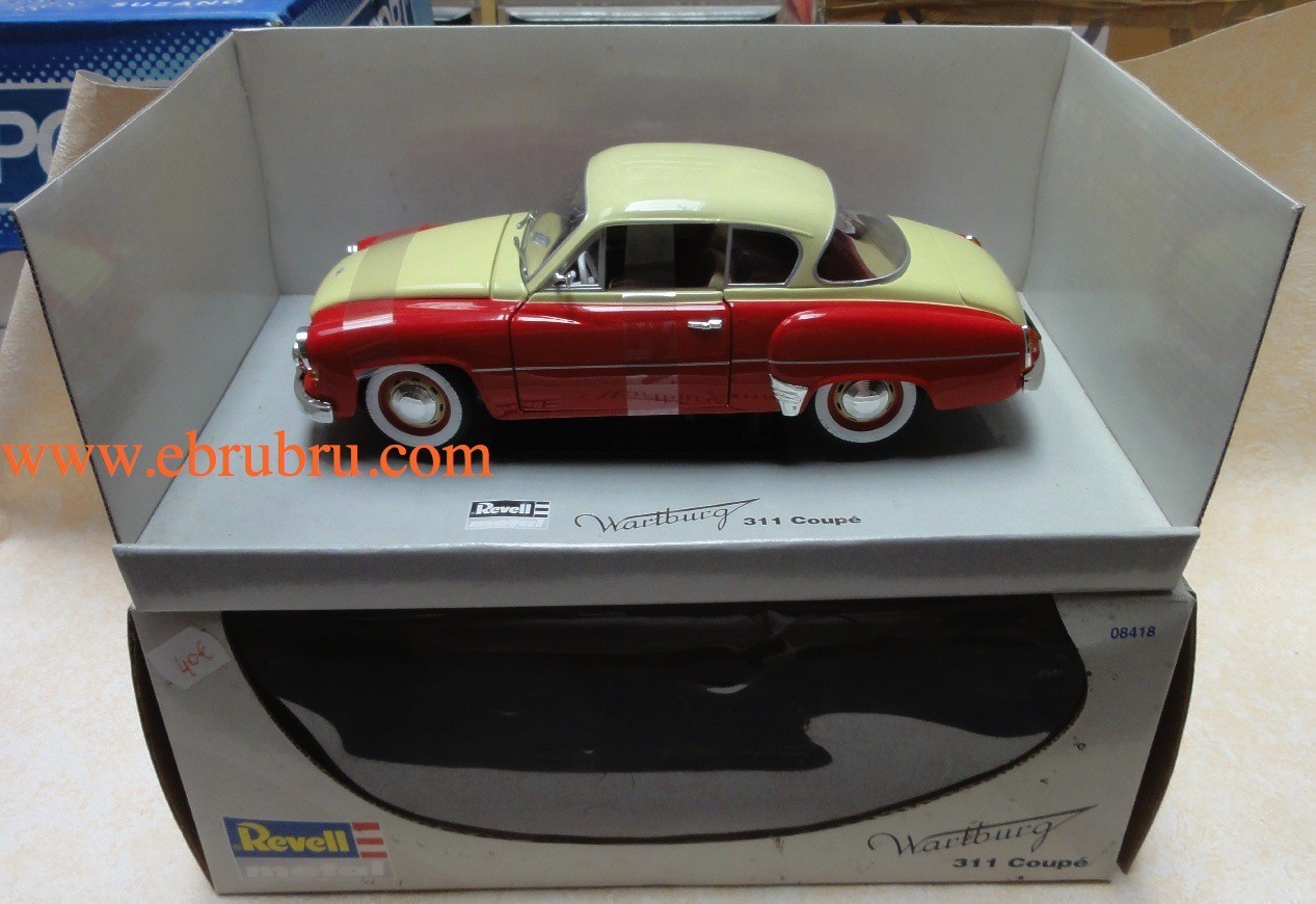 VOITURE WARTBURG 311 COUPE REVELL 1/18  ref 08418