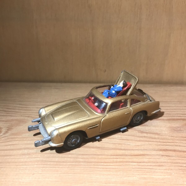 Aston Martin DB5 James Bond 007 CORGI